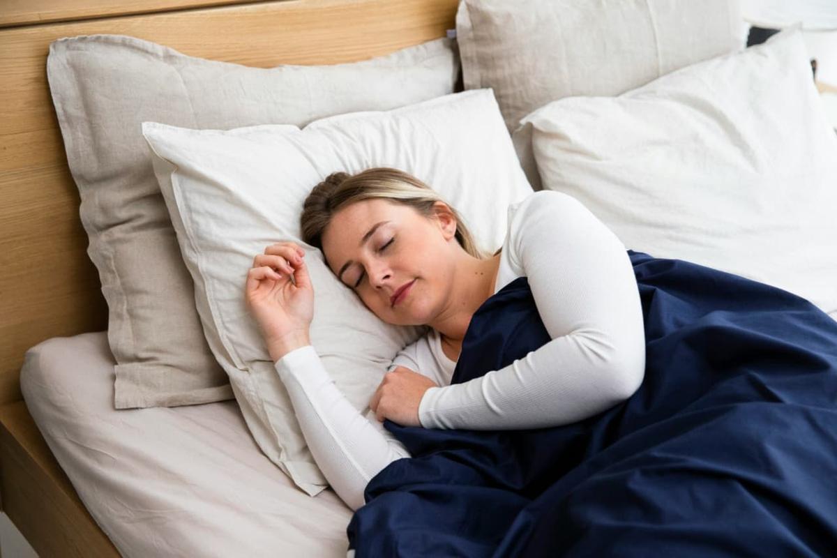 Tidur Gelap vs Terang, Mana yang Lebih Baik untuk Kesehatan?