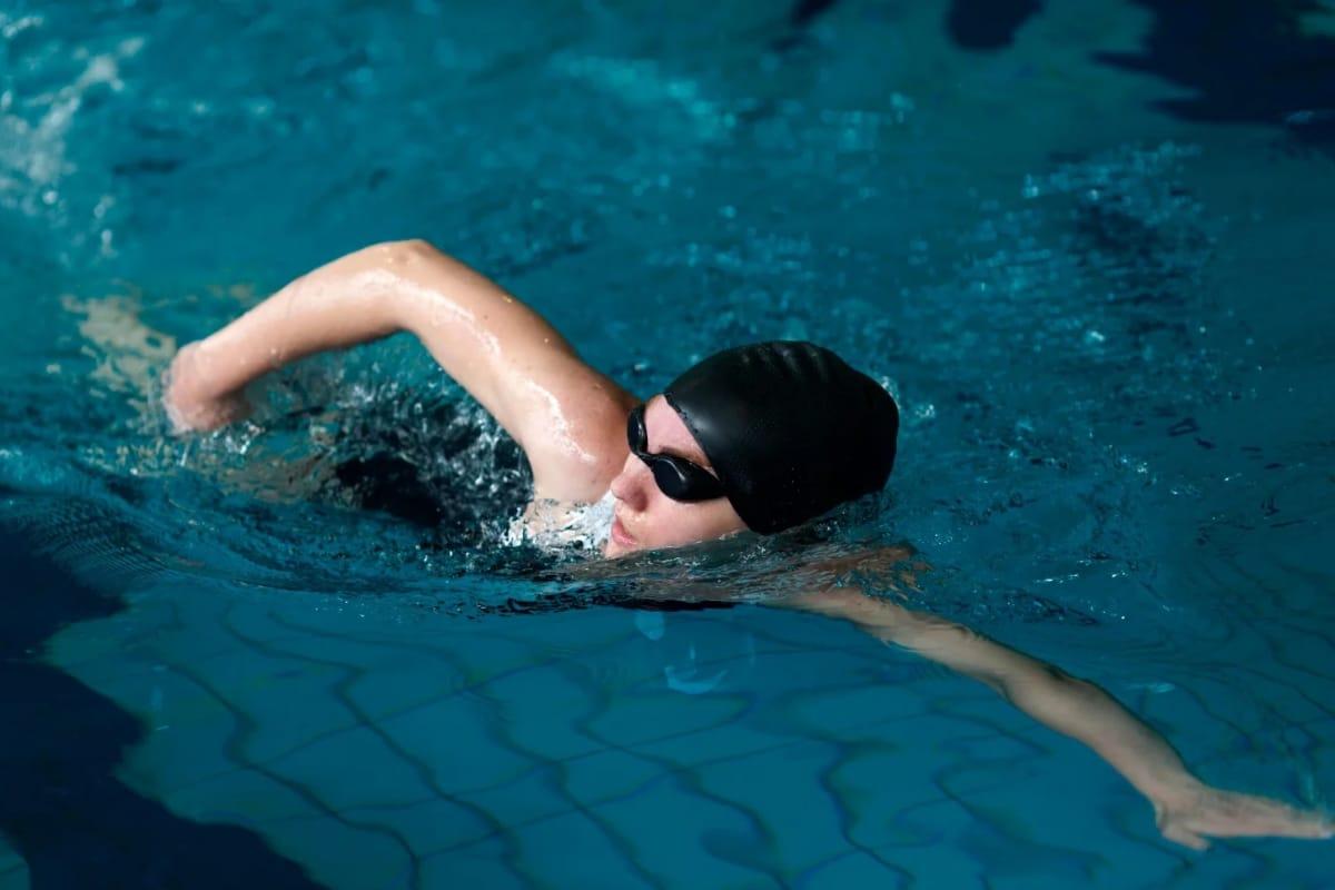 Siapa Bilang Berenang Cuma Buat Atlet? Kamu Juga Bisa Dapat Manfaatnya!