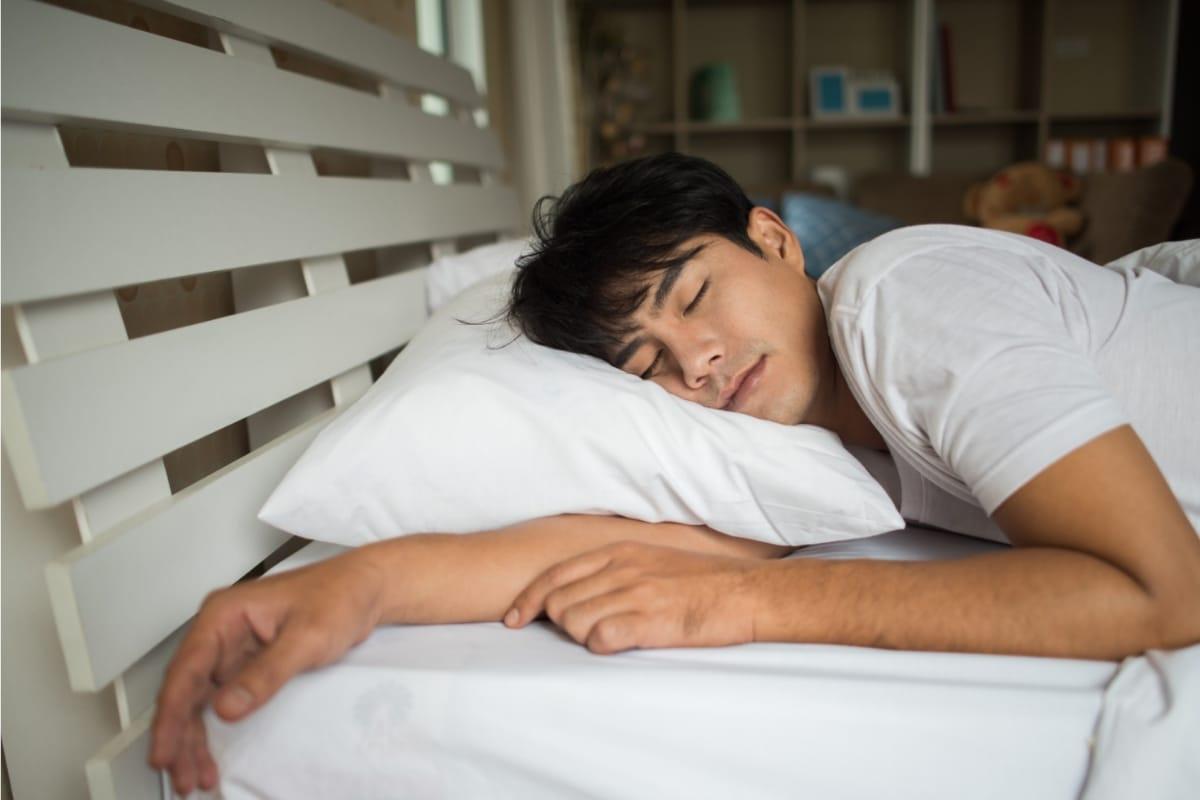 Mengigau Saat Tidur, Masih Normal atau Harus Waspada?