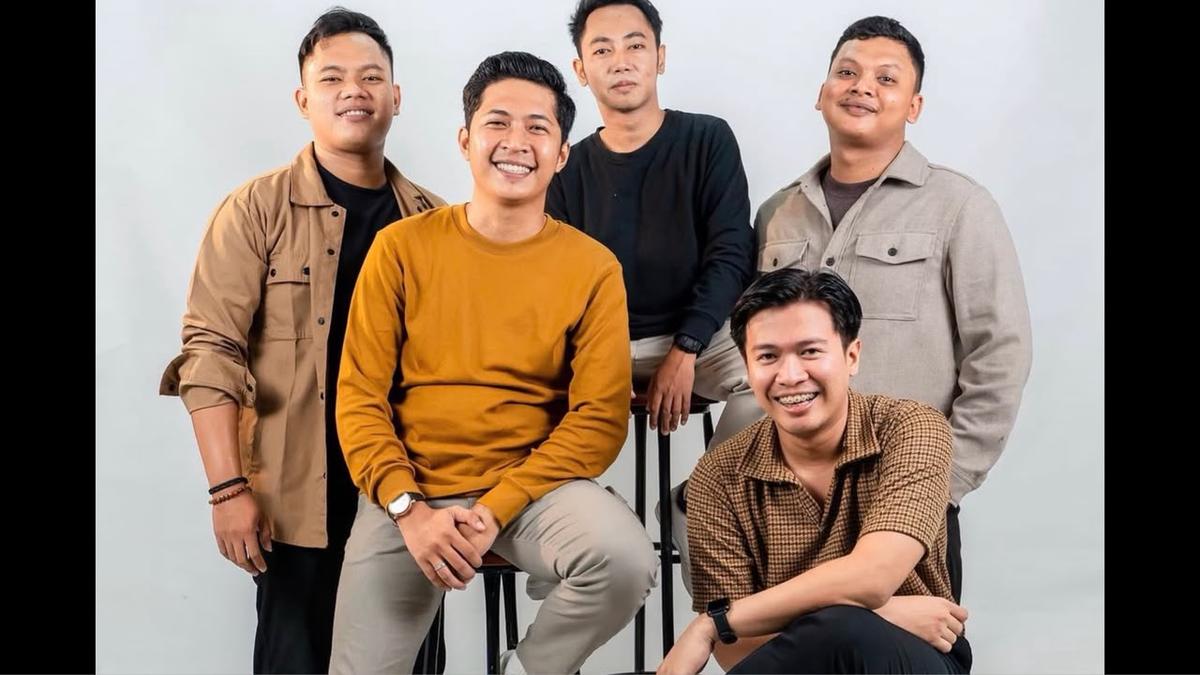 Viral di TikTok! Ini Lirik dan Makna Lagu “Kita Lewati Berdua” Overnight